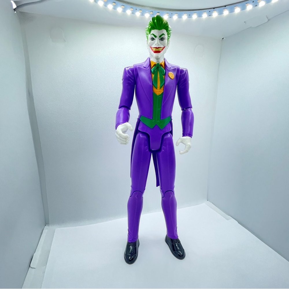 DC‎ Comics Villain The Joker 12-Inch Action Figure